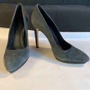 424 Fifth Dark Gray Suede High Heel Pump - Aditi Magnet Size 7M ~ 4-3/8" Heel